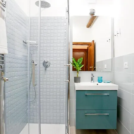 Monti With Charming Terrace