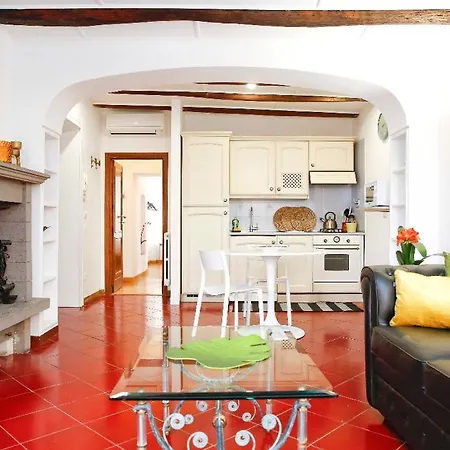 Monti With Charming Terrace Daire *