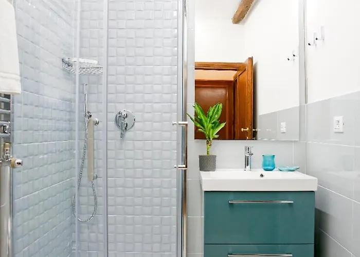 Monti With Charming Terrace