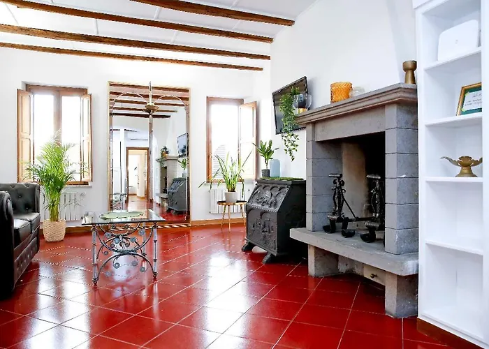 公寓 Monti With Charming Terrace *