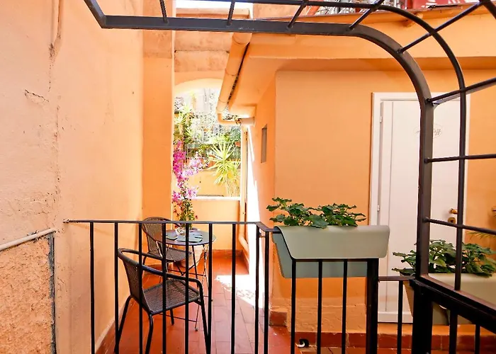 Monti With Charming Terrace